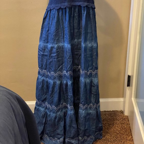 🌺 HOST PICK!!!Beautiful Long Navy Denim Dress Brand New w/ tags! So flattering. - Picture 4 of 8